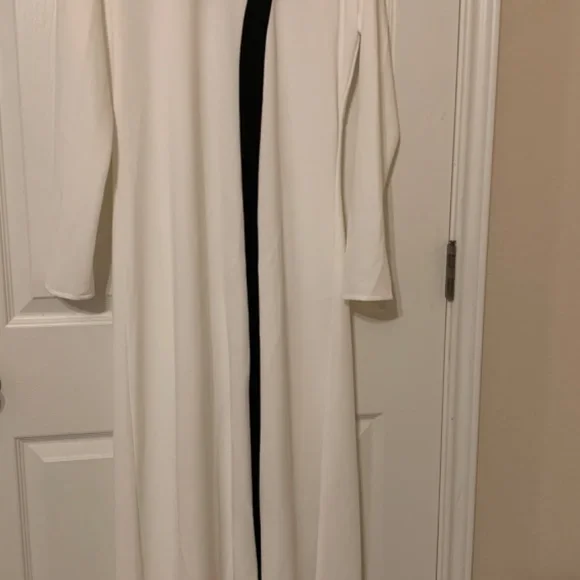 Anna Hariri White Modest Abaya Dress - Picture 2 of 3
